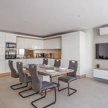 Appartement Au Coeur De - Parking Gratuit - Entierement Climatise *