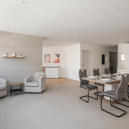 Appartement Au Coeur De - Parking Gratuit - Entierement Climatise