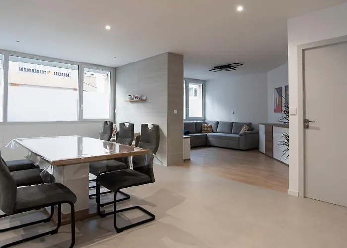 Apartmán Au Coeur De - Parking Gratuit - Entierement Climatise
